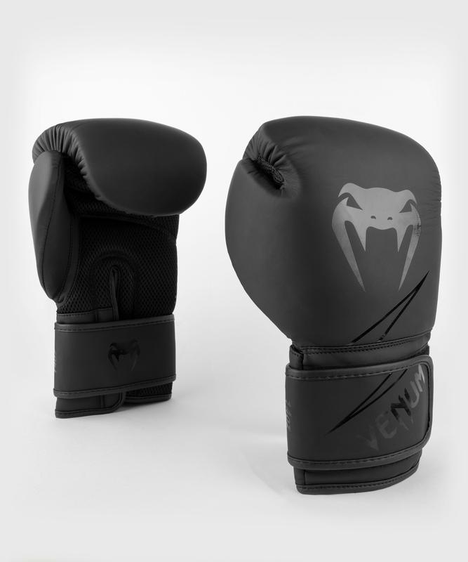 Venum Classic Boxing Gloves - Unisex - Black