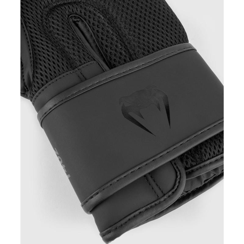 Venum Classic Boxing Gloves - Unisex - Black - 16 oz