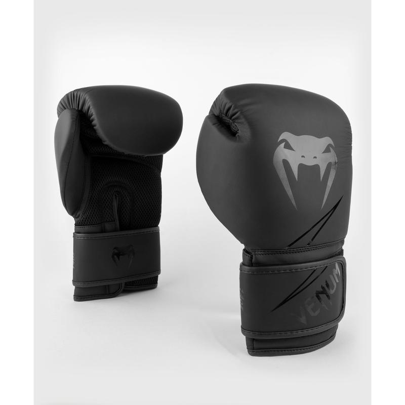 Venum Classic Boxing Gloves - Unisex - Black - 16 oz