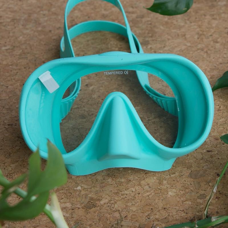 Top Quality Inspected Amazing Dive Masks with Free Matching Snorkel - Hawaii