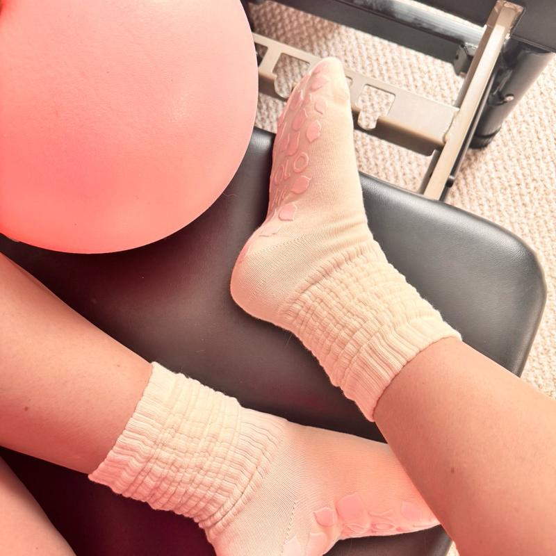 YOLO LIFE Slouchy Pilates Grip Socks - Cream Pastel Pink