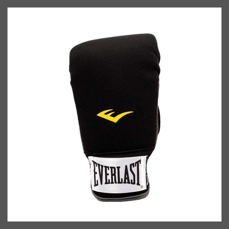 Everlast Fitness Training Heavy Bag Gloves Kit Punch Mitts, One Size, Black