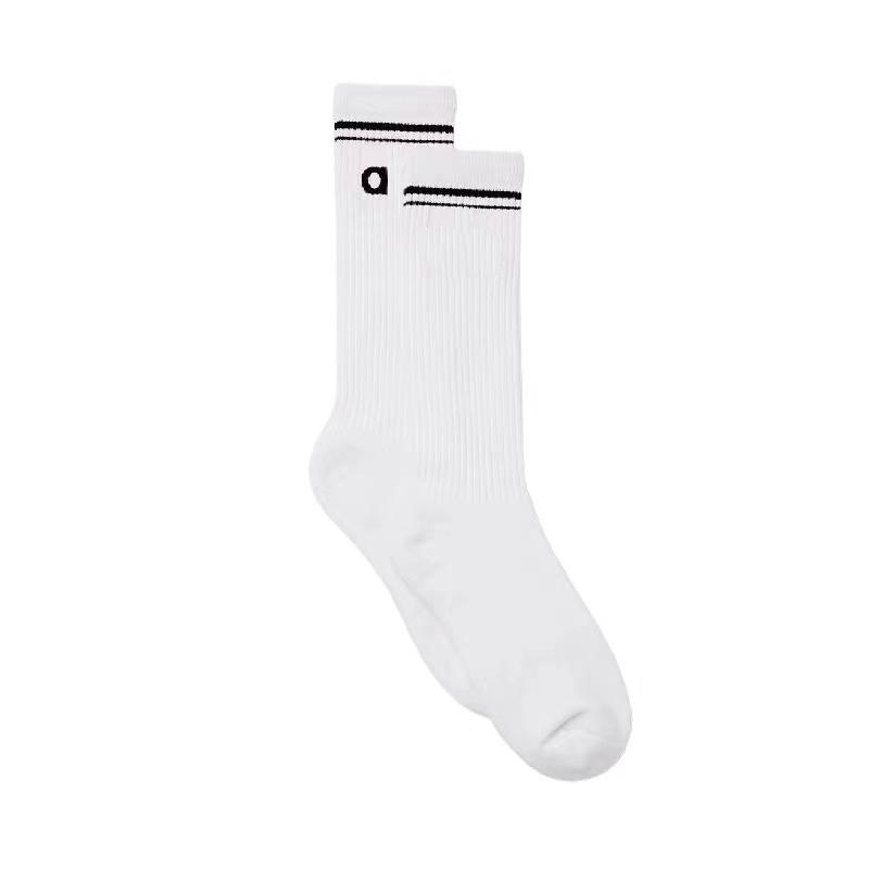 Yoga 3 Pairs Unisex Sports Casual Running Retro Mid-tube Socks