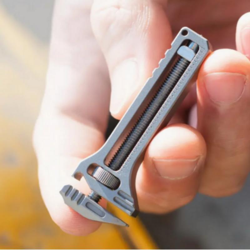 Mini Titanium Alloy Wrench Tool, Portable Multifunctional Camping Survival Kit, Compact Survival Tool for Outdoor Travel